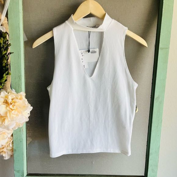 Zara Tops - Zara Womens V-Neck Cut Out Knit Sleeveless White Tank Summer Sexy Staple S NWT